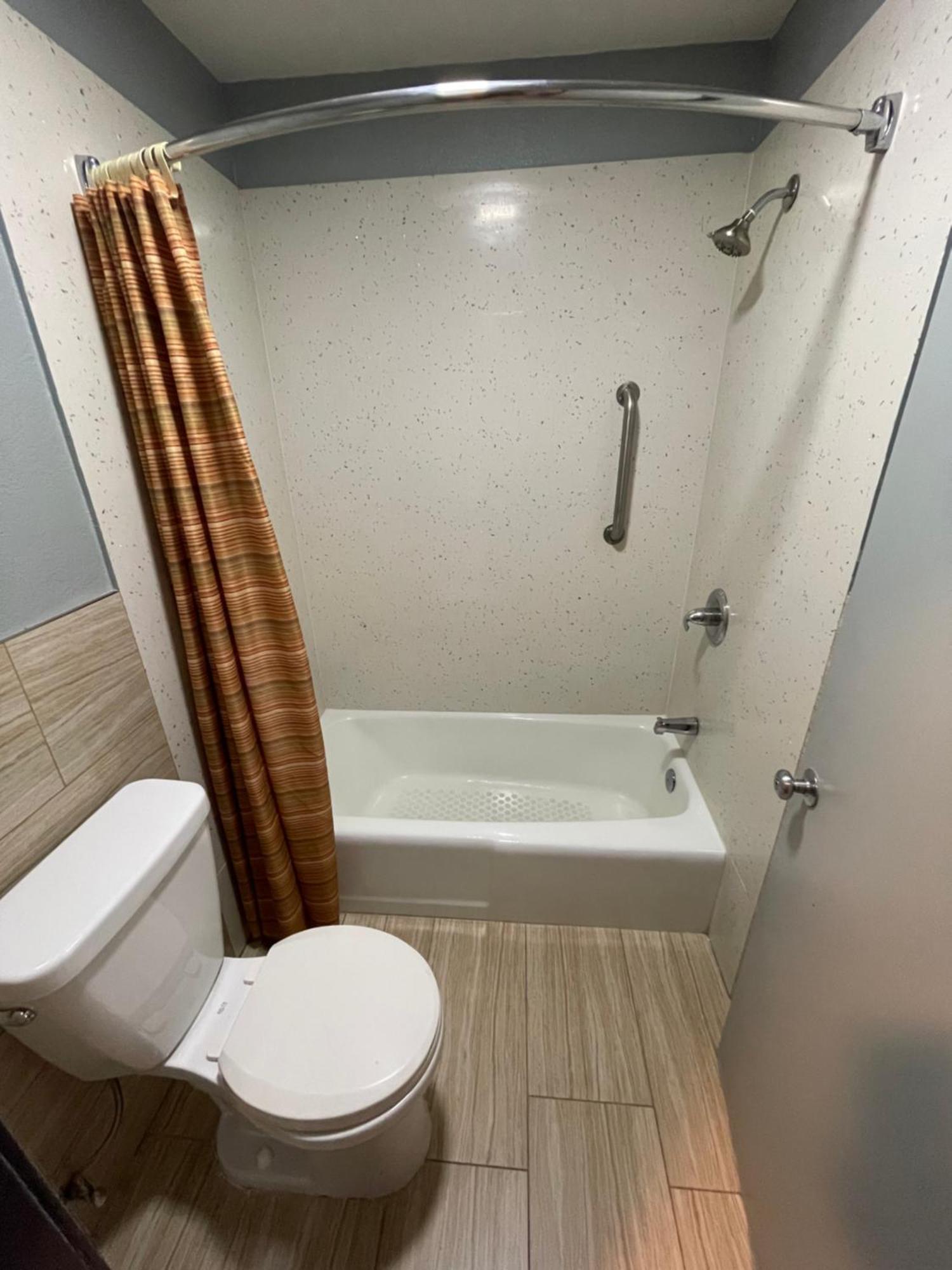 Travelers Inn Кастро-Вэлли Экстерьер фото